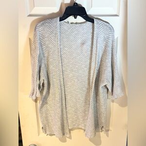 ♥️bundle 2/$10 
Maurices Gray Open-Front Mid Sleeve Cardigan Size Large